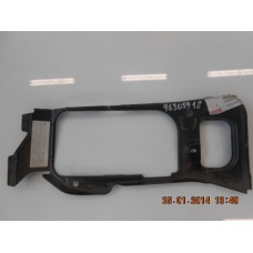 DAEWOO NUBIRA-DRZIAK REFLEKTORA LAVY(OKULIAR)